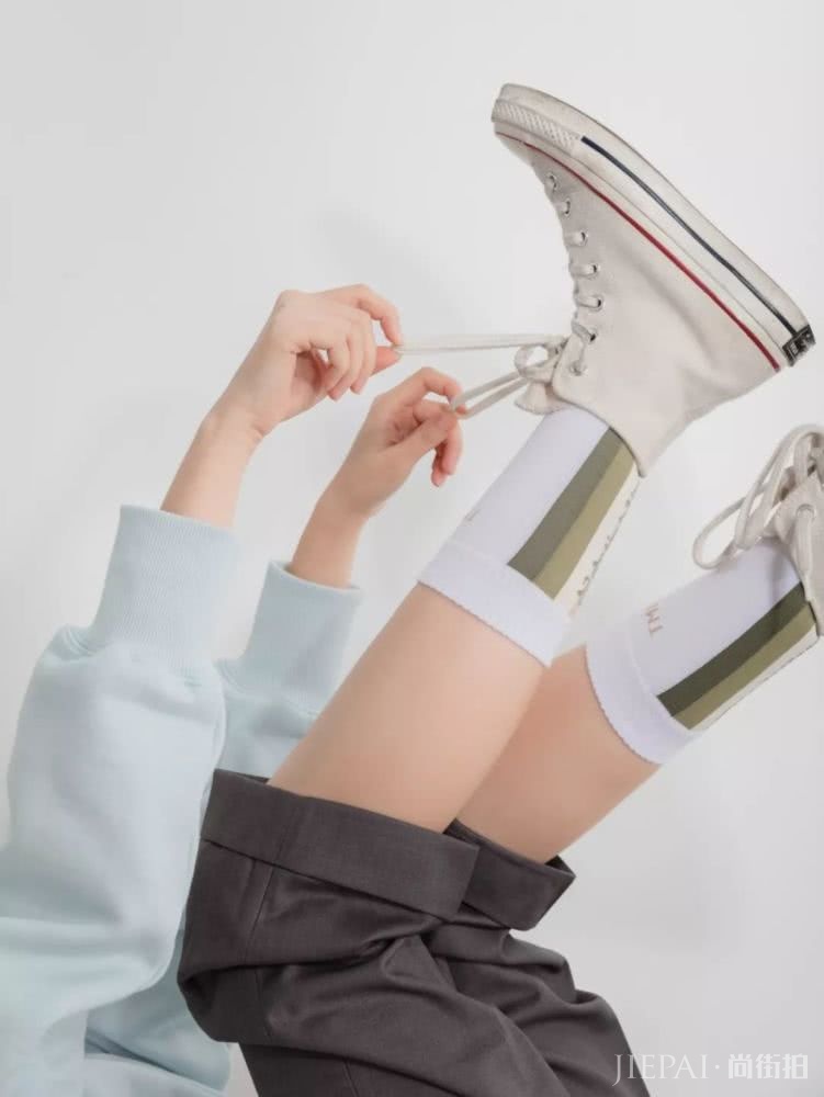 骚气衬衫配保温棉服，最后袜子暖你双脚