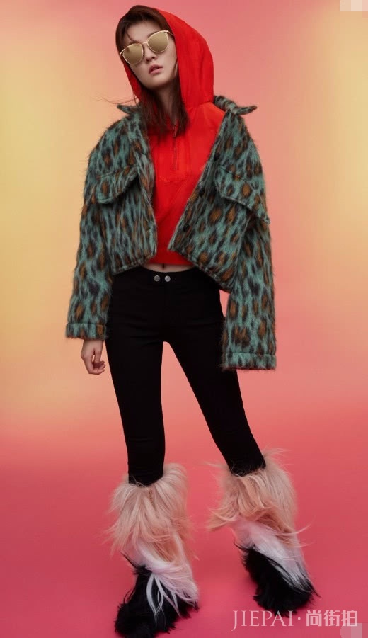 乔欣高领衫和口罩全堆上这种遮双下巴的方法！