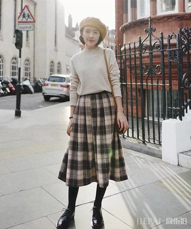 小个子怎么穿才显气质？百褶裙来助攻，舒适又养眼