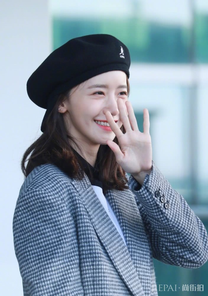 贝雷帽怎么戴好看？看明星示范4个搭配方法，时髦又日常。