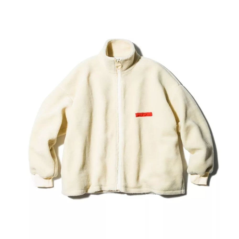 骚气衬衫配保温棉服，最后袜子暖你双脚