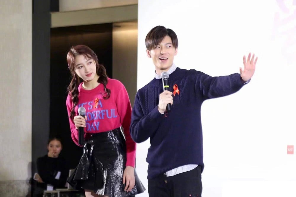 关晓彤扎双马尾穿短裙,穿出了美少女该有的样子