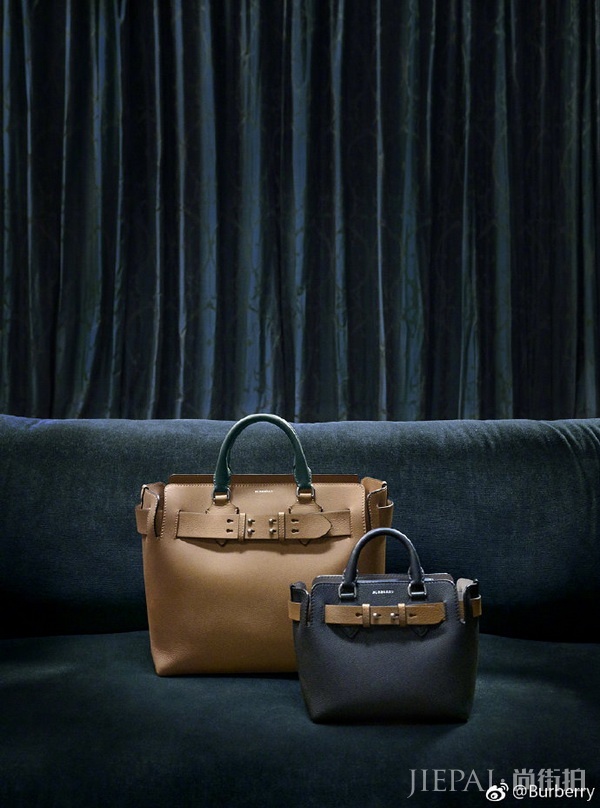 BurberryGifts摩登女士衣橱里的包包