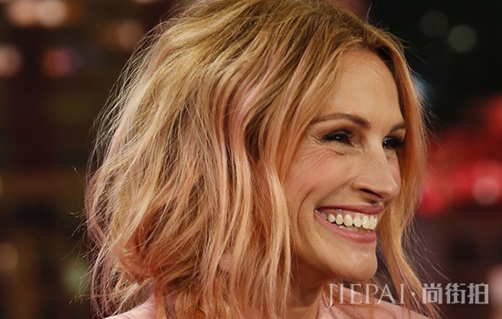 玫瑰金是什么颜色头发 欧美女星完美演绎玫瑰金发色