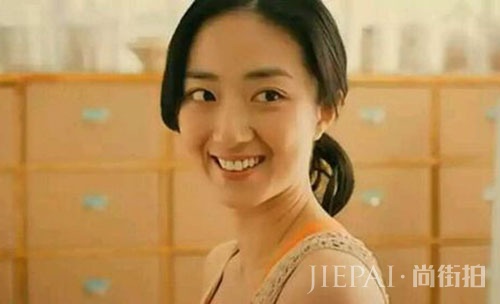 桂纶镁只是剪款短发造型减龄10岁,老阿姨秒变少女