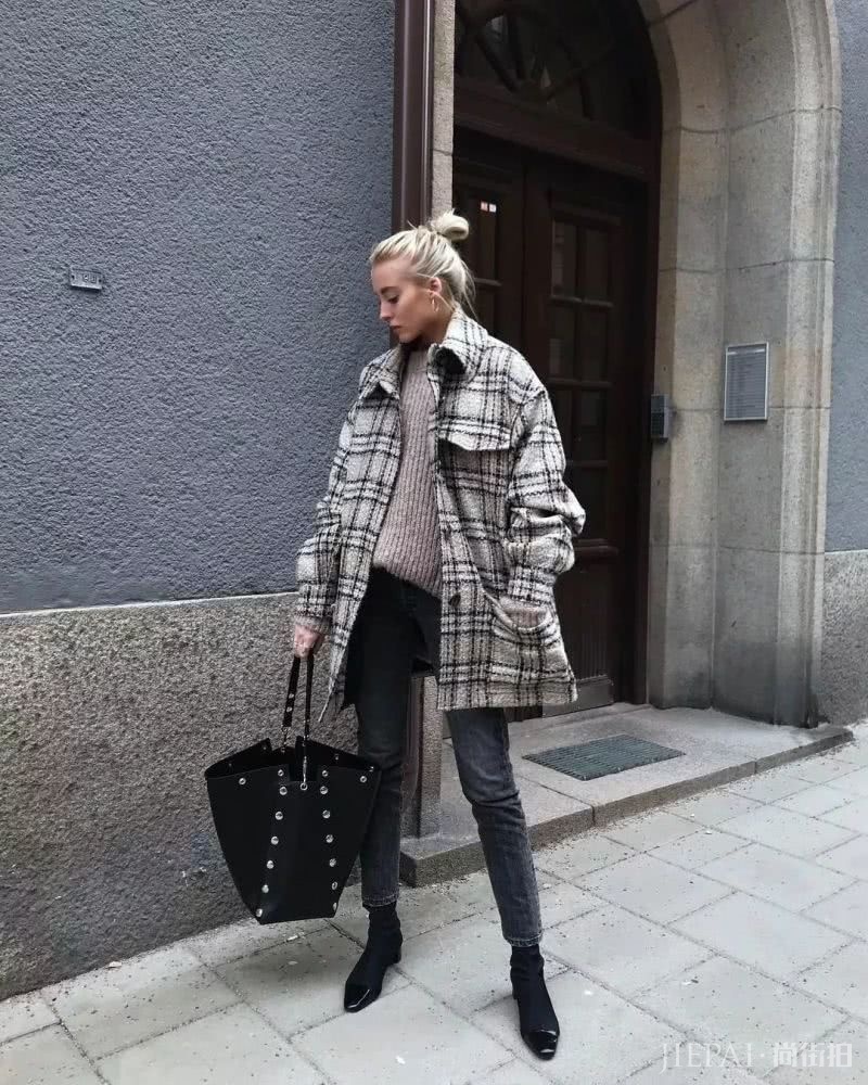 欧美街拍，九分裤这样搭不露脚踝也时髦保暖！