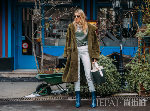 长款大衣怎么搭配牛仔裤 街头率性优雅迷人一次性全满足