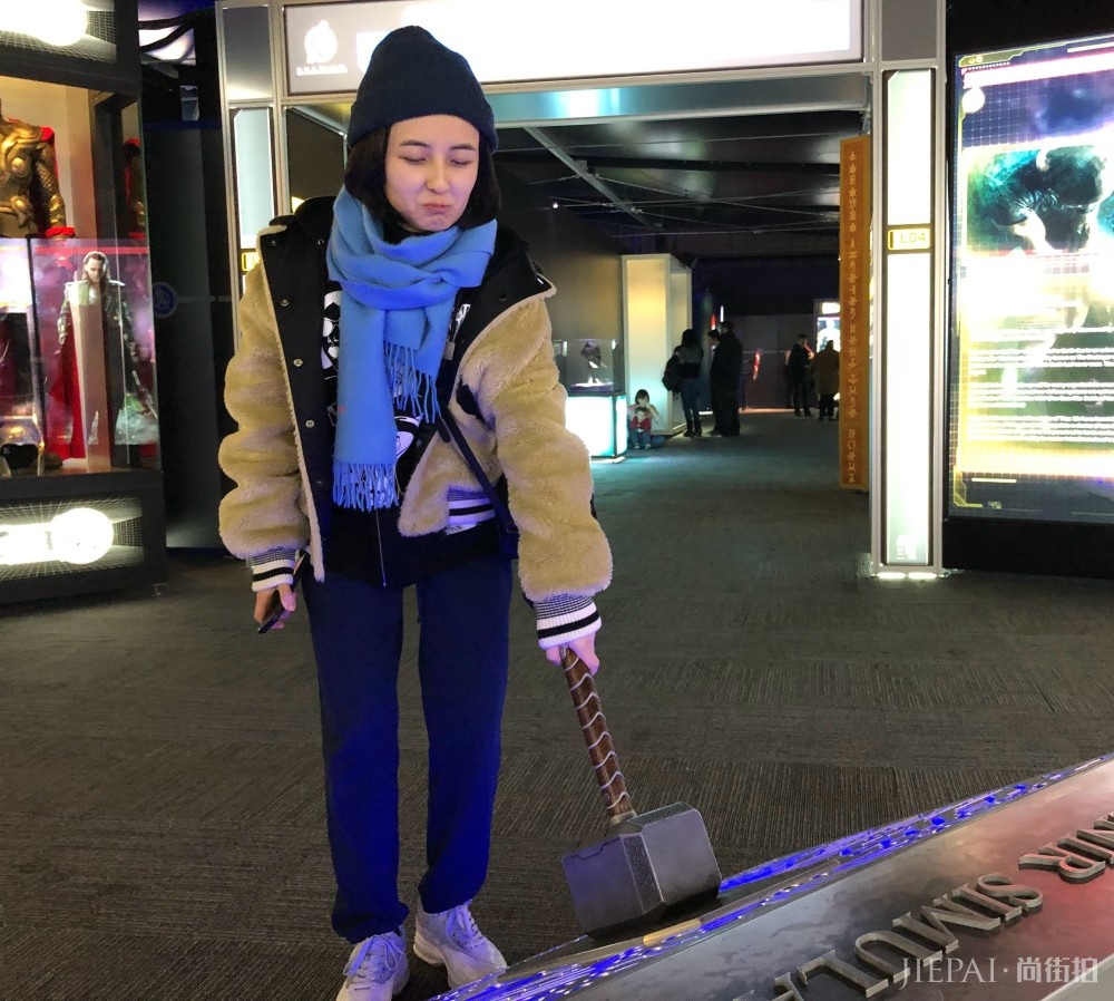 张子枫私服穿搭真心不错,学她这样穿你也能青春俏皮