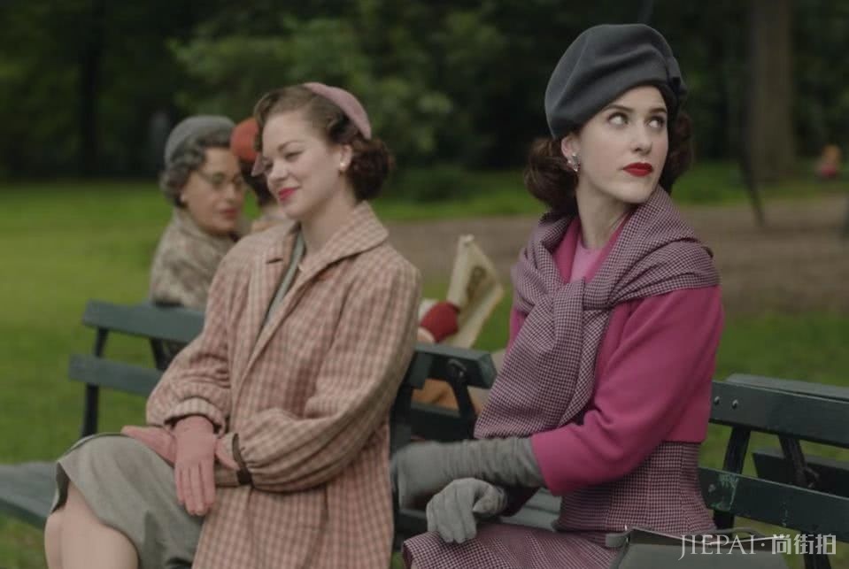 《了不起的麦瑟尔夫人》，让人上瘾的复古风
