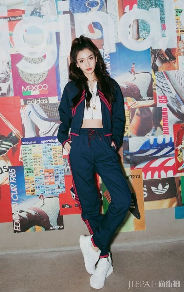 杨颖秀出的“芭比腰”,让黄晓明最动心!