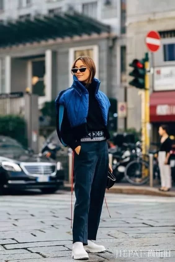 羽绒服搭配阔腿裤 今年冬季最时尚保暖的CP