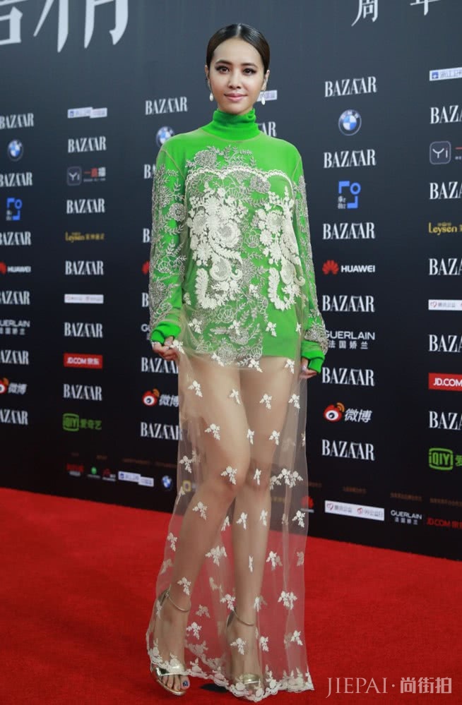 “甘蔗裙”要被蔡依林宠上天,穿上秀出“筷子腿”