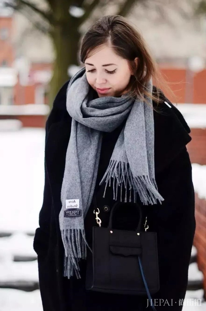 黑色大衣搭配围巾,让你造型不再沉闷,穿出冬日时尚魅力