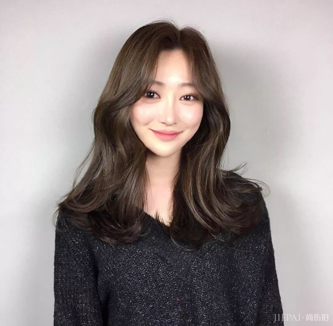 发型欣赏：每位小姐姐都要留个好看的卷发