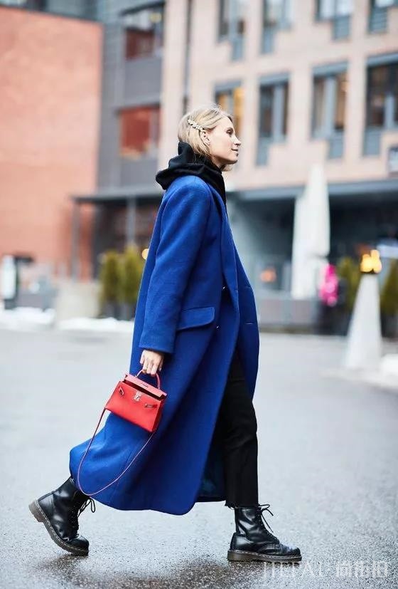 冬季枯燥乏味？干净清新的蓝色单品，穿出高格调