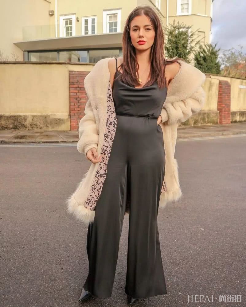 微胖的女生怎么穿衣搭配才能遮肉呢?来看时尚博主真人示范吧!