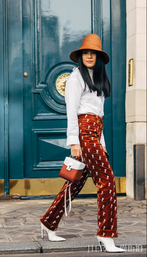 毛绒绒的温暖时尚魔法 白衬衫配什么毛衣