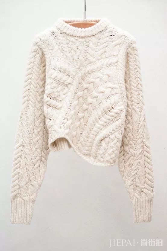 自带文艺复古气质的绞花毛衣 真好看啊