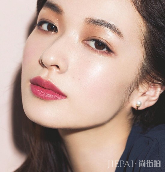 秋冬怎样打造日系高级感妆容 看完这篇你就懂了