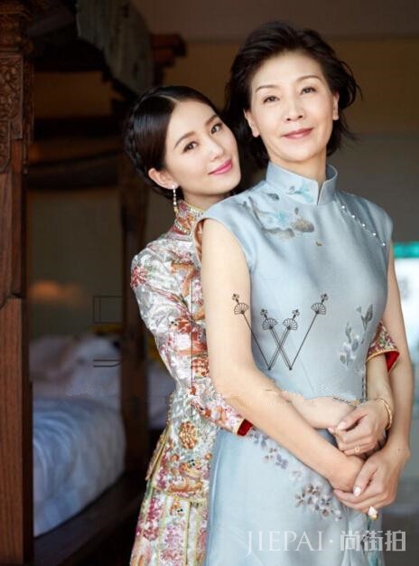 刘诗诗穿牛仔装走机场被吐槽“太土了”,看完我想静静!