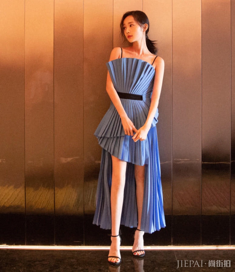 李一桐人美还超会打扮,差点带火“断头鞋”!