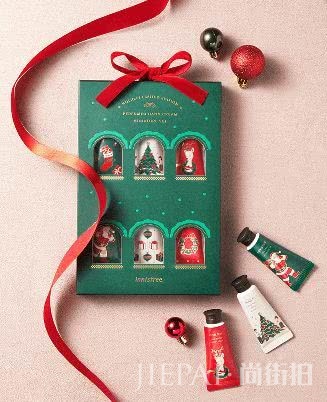 国货越来越会玩了!“发财”眼影和口红你见过吗?