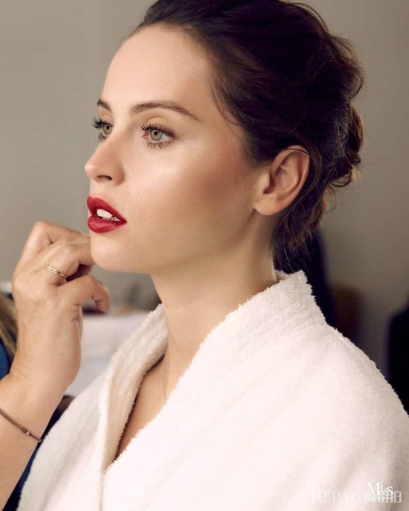 一篇看尽2019年新春限定新品彩妆，每款都美到让人无法抗拒