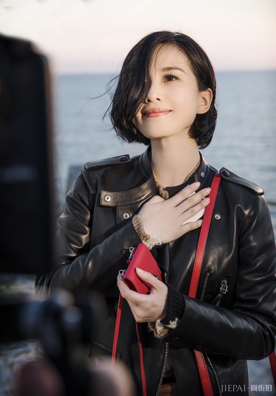 刘诗诗剪款波波头发型减龄提气质,美了不止一点点