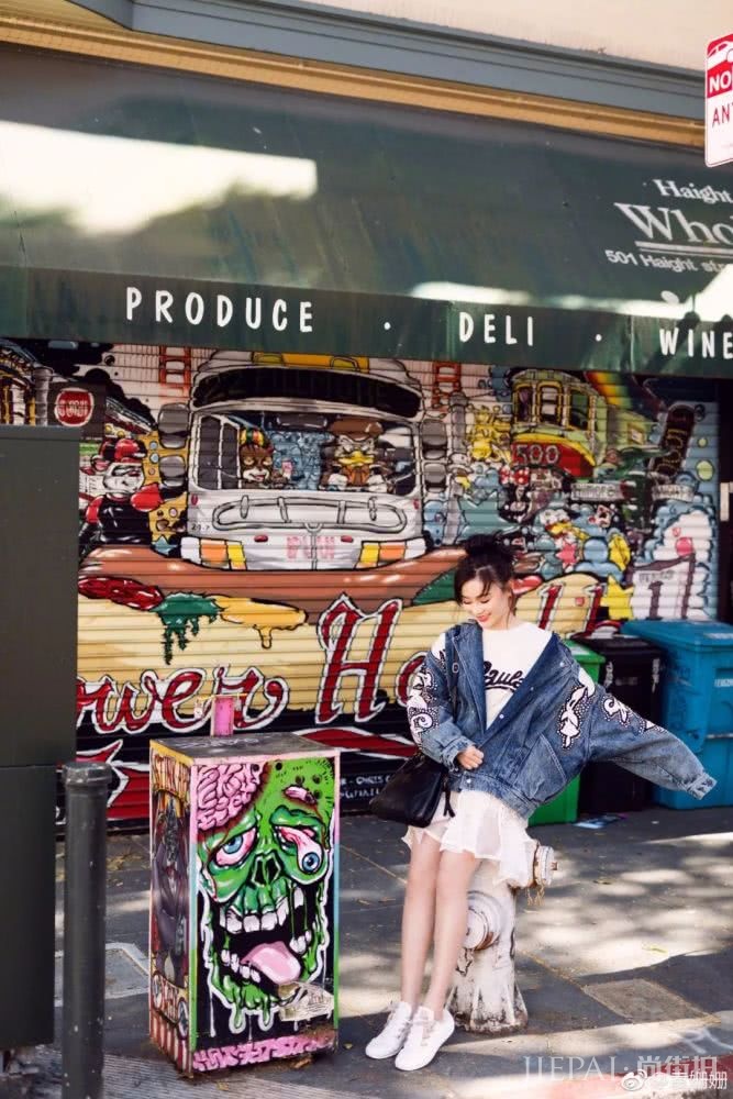 袁姗姗来“踢馆”！百变时髦的她难道不是稳赢？