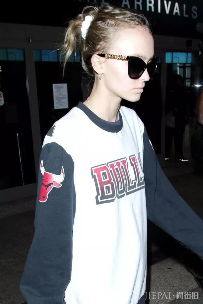 时尚圈太膨胀了吧 小时候1块钱的发圈现在卖到1000 凭什么