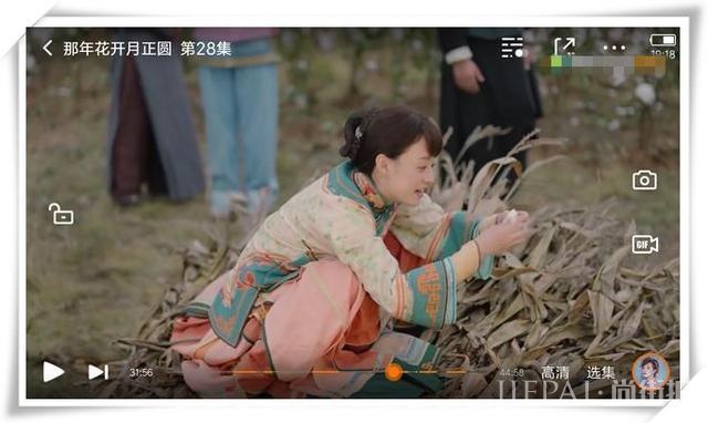 孙俪的“亚洲蹲”过时了，张嘉倪的“柱子坐”才流行，超级接地气