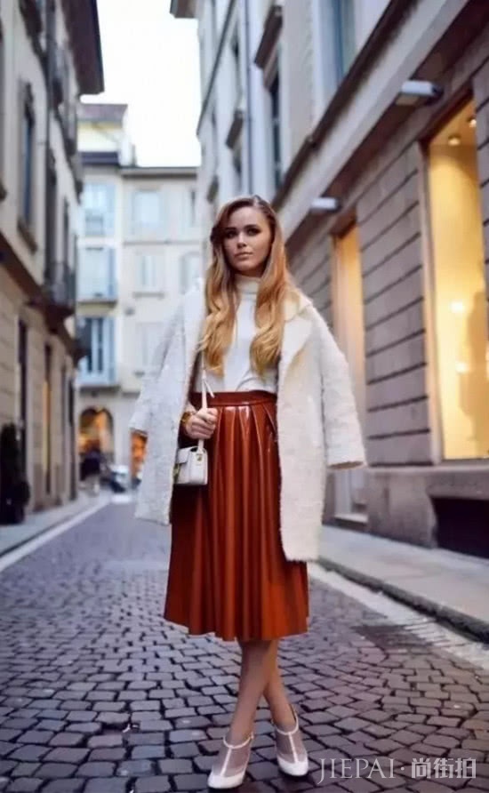 小个子怎么穿才显气质？百褶裙来助攻，舒适又养眼