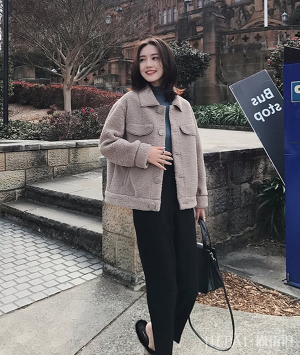 小个子女生怎么穿衣好？选一件有型的短外套，为你时尚感加分