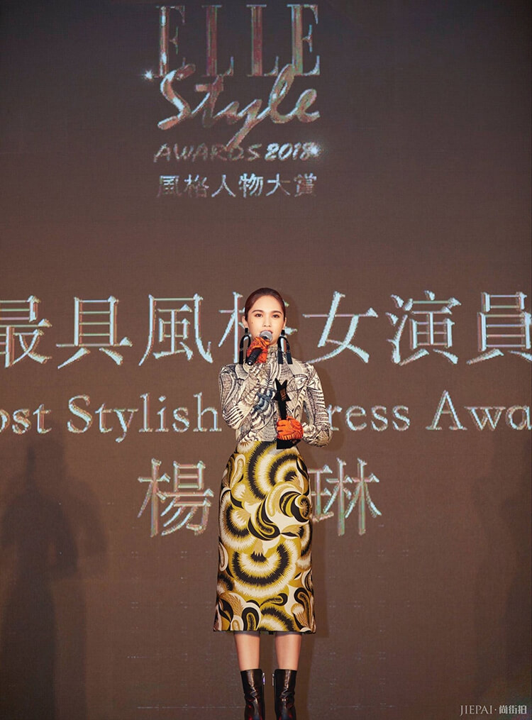 学杨丞琳穿连衣裙,轻松赛过时尚达人!