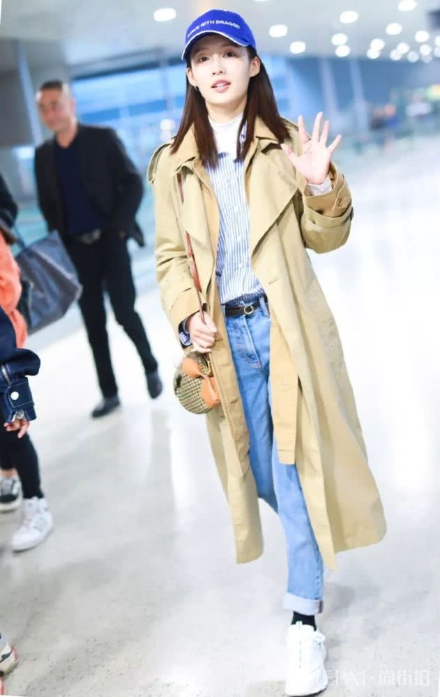 驼色为什么能流行这么久?因为随便搭回头率都是100%