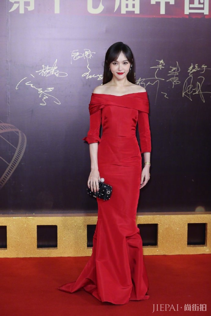 唐嫣穿一抹红改走少妇路线,网友:少女感不要了?