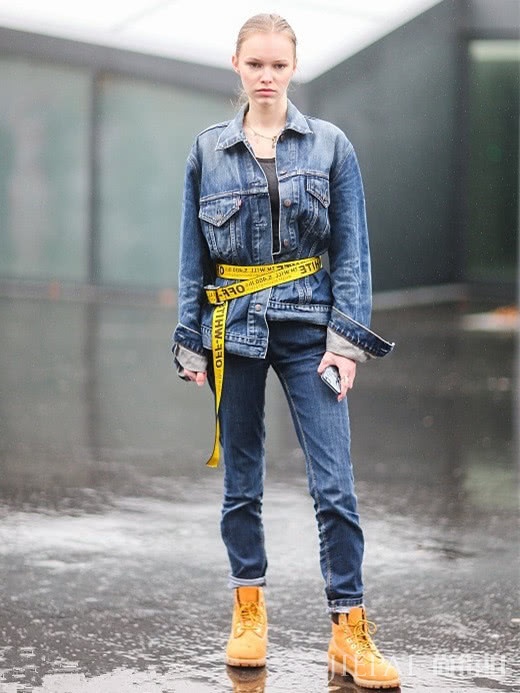 秋冬学会牛仔裤+马丁靴,经典帅气