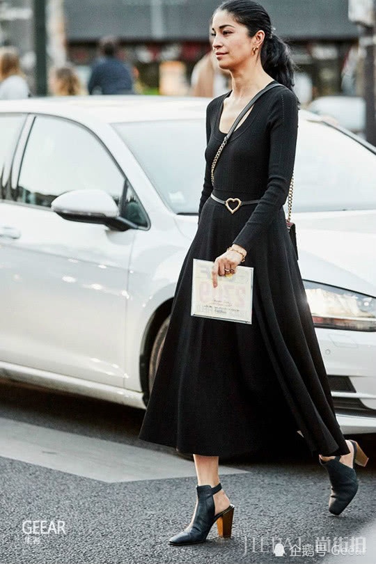 法式风格街拍带给你满满穿搭灵感 这样穿才叫优雅