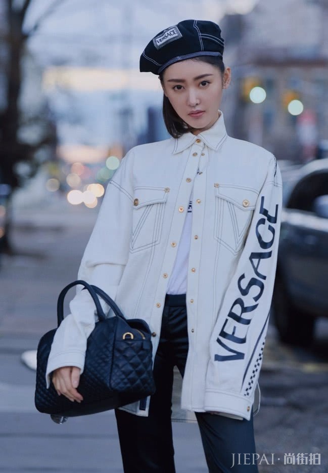 张天爱“牙签腿”变成了“水管腿”,男人却更喜欢!