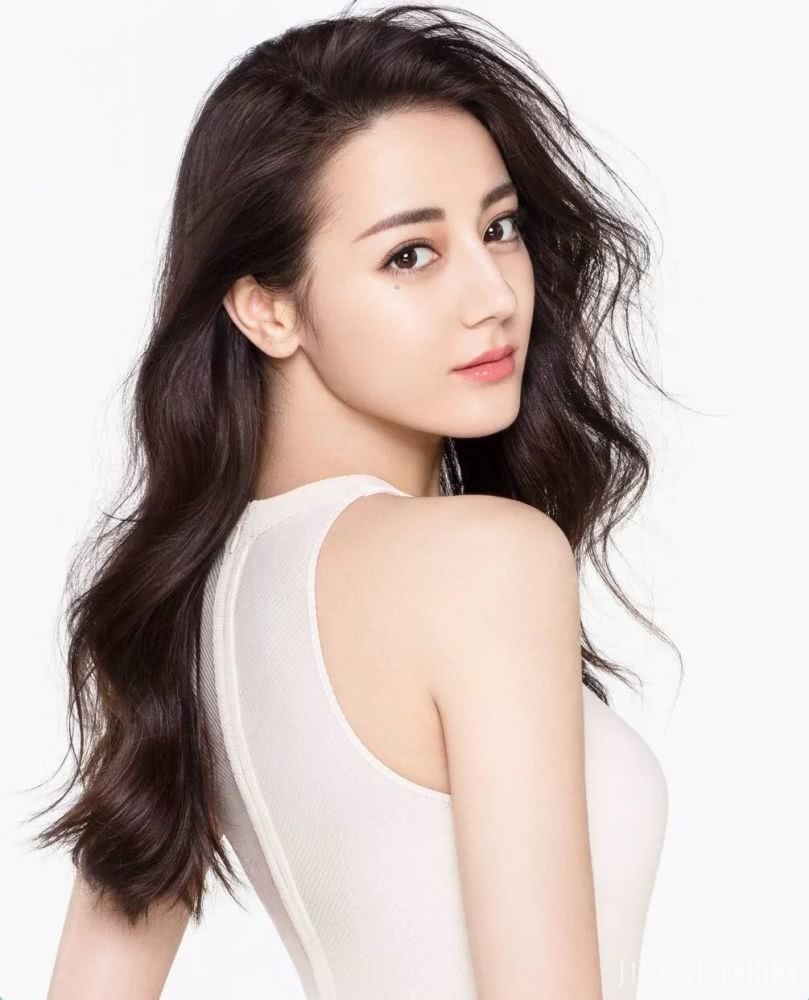 热巴和杨幂这款卷发,比羊毛卷更好打理还不挑人