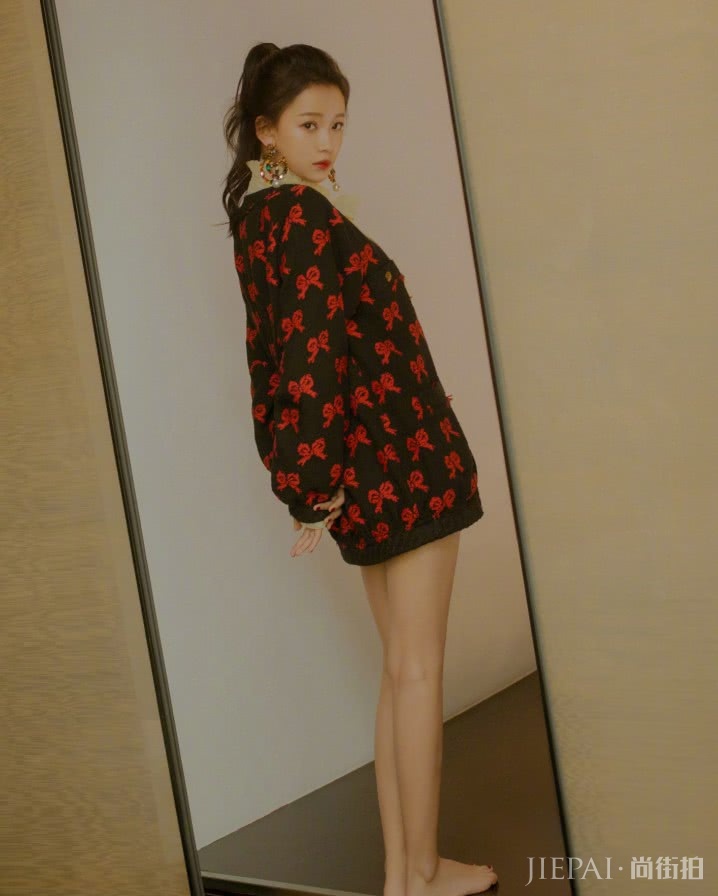 孙怡上穿厚毛衣下穿短裤,这是一个季节的?