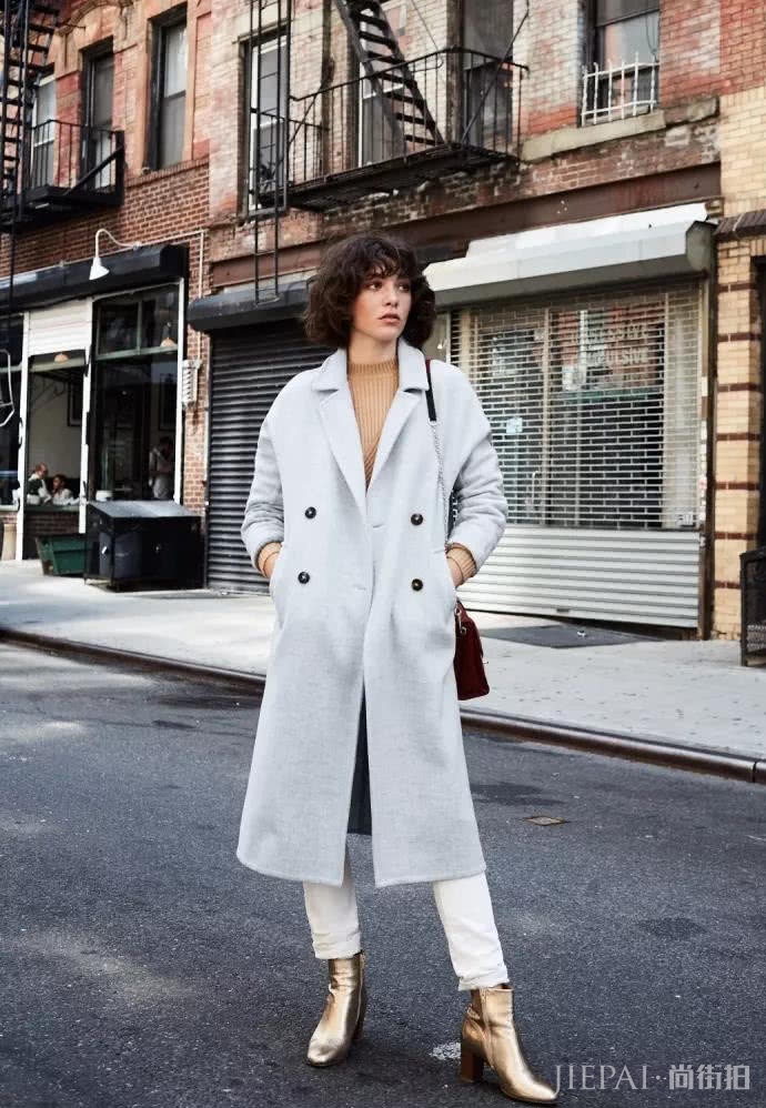 气场不够就用灰色大衣来凑，展现御姐成熟魅力