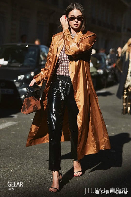 法式风格街拍带给你满满穿搭灵感 这样穿才叫优雅