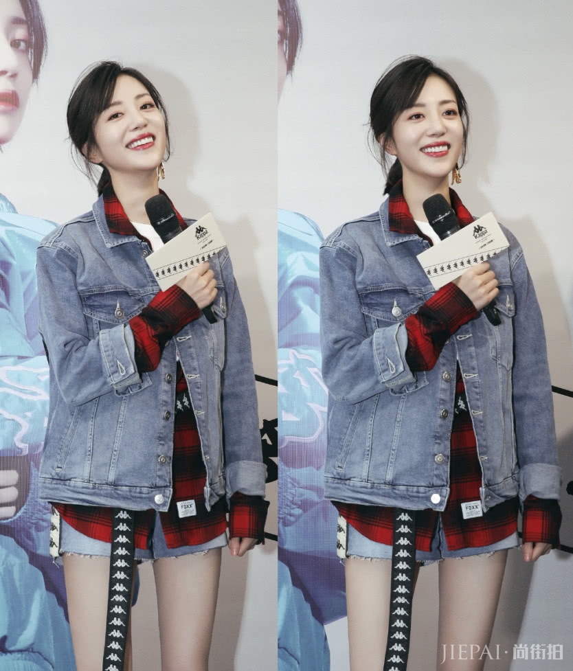 李溪芮穿加绒棉裤依旧细成“豆芽腿”!