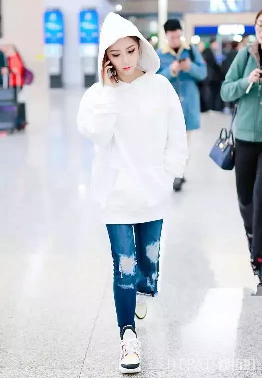 邓紫棋瘦成“一线天”后,烂大街的搭配都能这么好看!