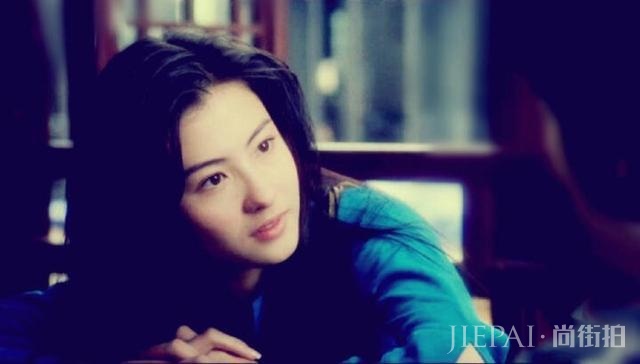 张柏芝被传秘密生子7天后,首次露面,网友:下巴惊艳了