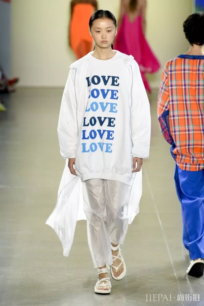 今年千万别这样穿卫衣