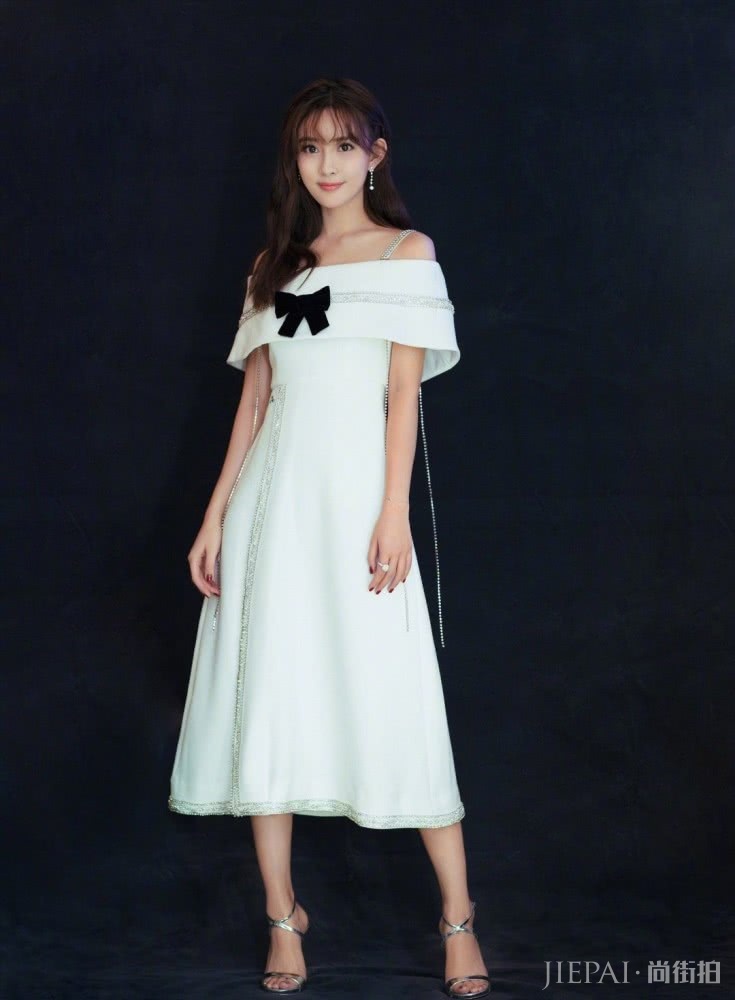 孟子义《将夜》里扮叶红鱼美丽动人,换现代装更显清纯俏皮