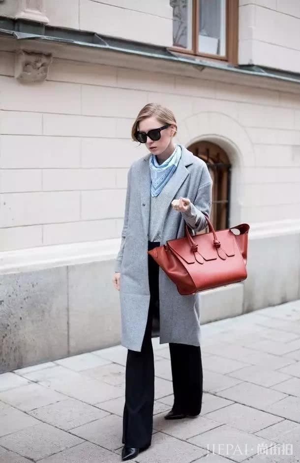 气场不够就用灰色大衣来凑，展现御姐成熟魅力