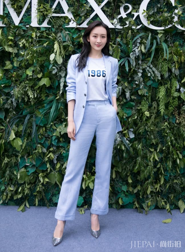 王鸥帅气干练,在戏外她的穿搭也是非常不错的